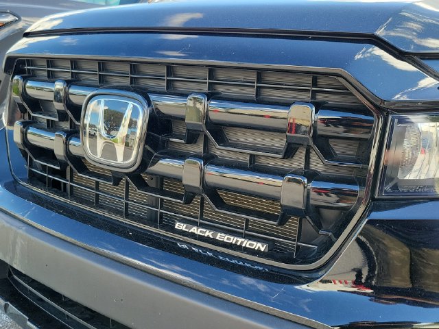 Used 2025 Honda Ridgeline Black Edition image 3