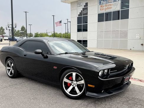 Used 2012 Dodge Challenger SRT8 RWD image 2