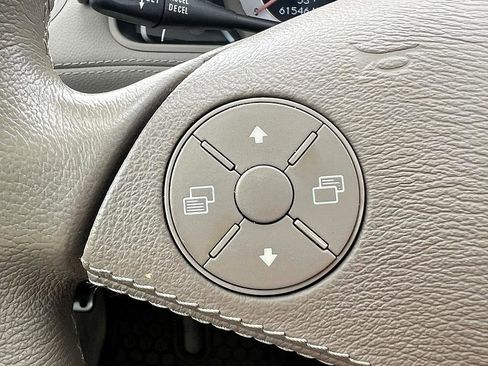 Used 2009 Mercedes-Benz SL 550 image 13