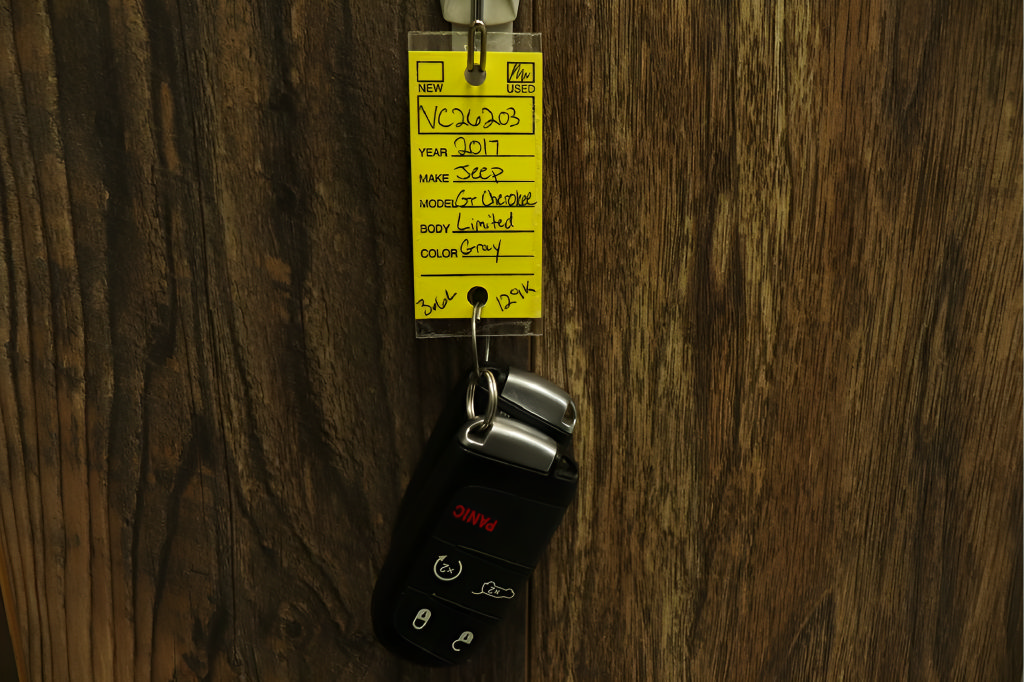 Used 2017 Jeep Grand Cherokee Limited AWD/4WD image 36