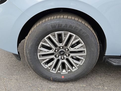 New 2026 Ford Expedition Max Platinum image 17