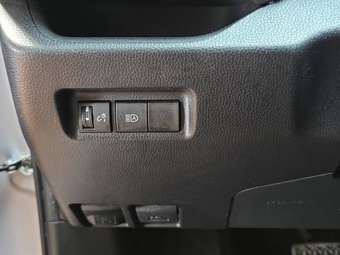 Used 2021 Toyota RAV4 LE image 24