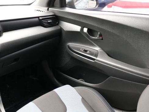 Used 2020 Hyundai Veloster 2.0 FWD image 18