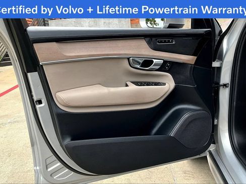 Used 2025 Volvo XC90 B6 Plus AWD/4WD image 24