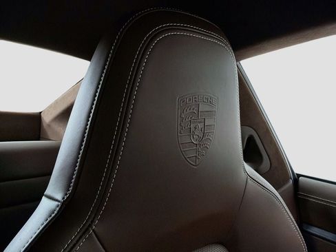 Certified 2022 Porsche 911 Carrera w/ Premium Package RWD image 27