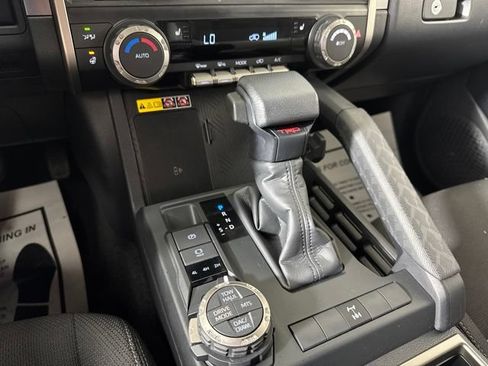 Used 2025 Toyota 4Runner TRD Off-Road AWD/4WD image 17