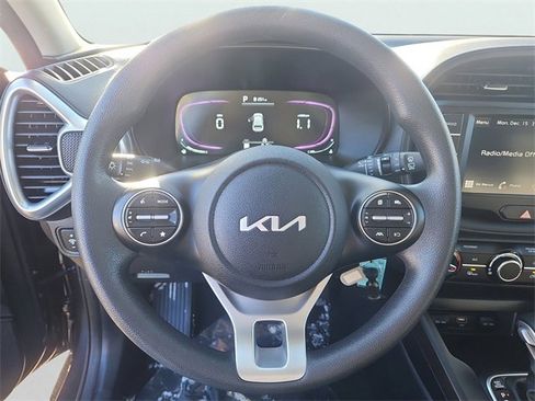 Used 2023 Kia Soul LX w/ LX Technology Package image 22