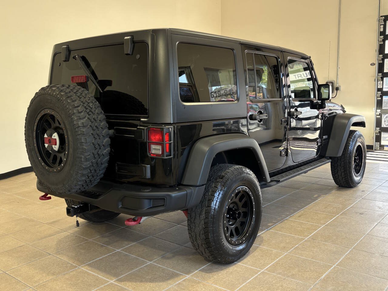 Used 2017 Jeep Wrangler Unlimited Rubicon AWD/4WD image 7