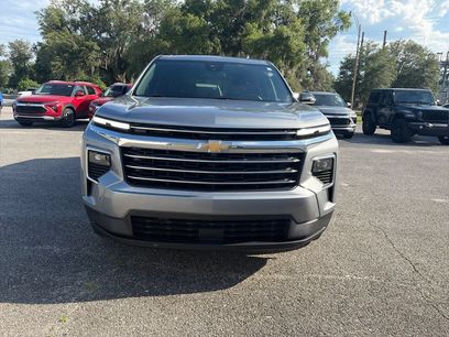 Used 2025 Chevrolet Traverse LT
