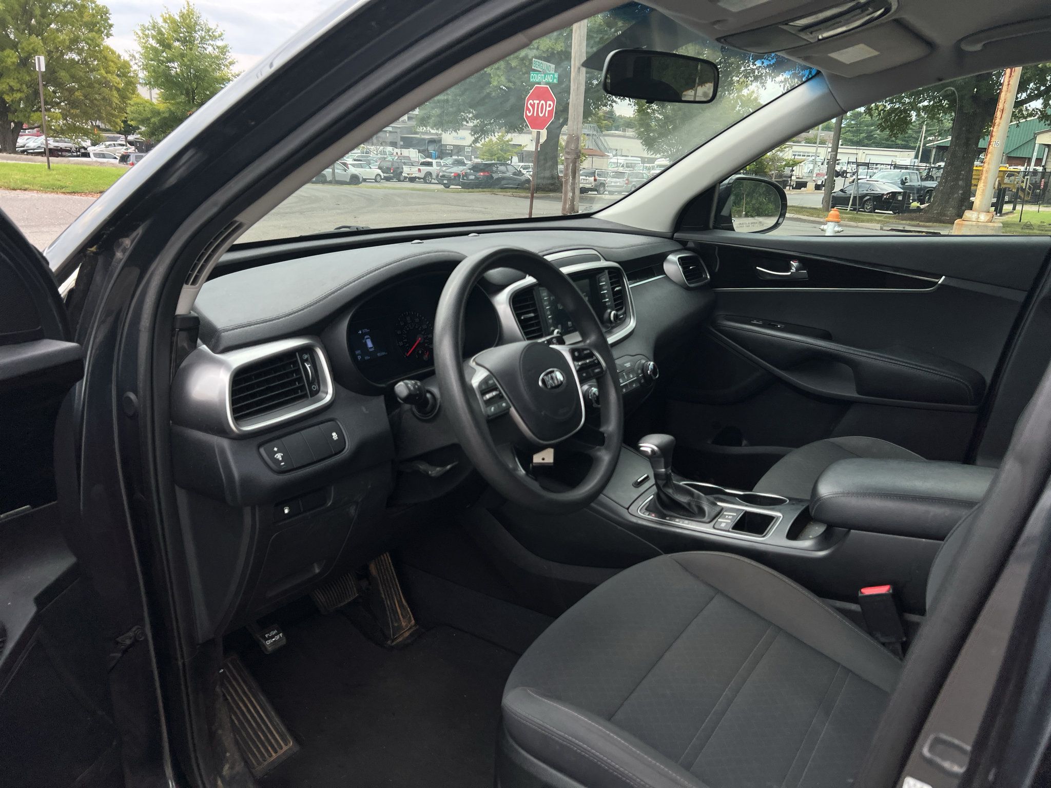 Used 2020 Kia Sorento AWD V6 image 13