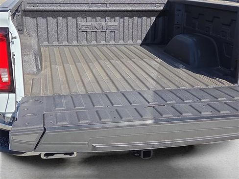 New 2026 GMC Sierra 1500 SLT image 10