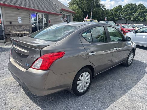 Used 2015 Nissan Versa SV FWD image 7