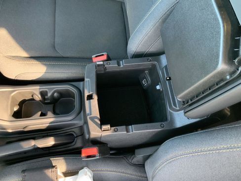 Used 2025 Jeep Wrangler Sport image 47