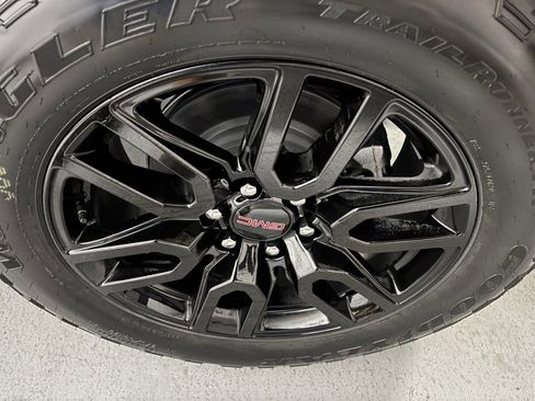 New 2026 GMC Sierra 1500 Elevation image 8