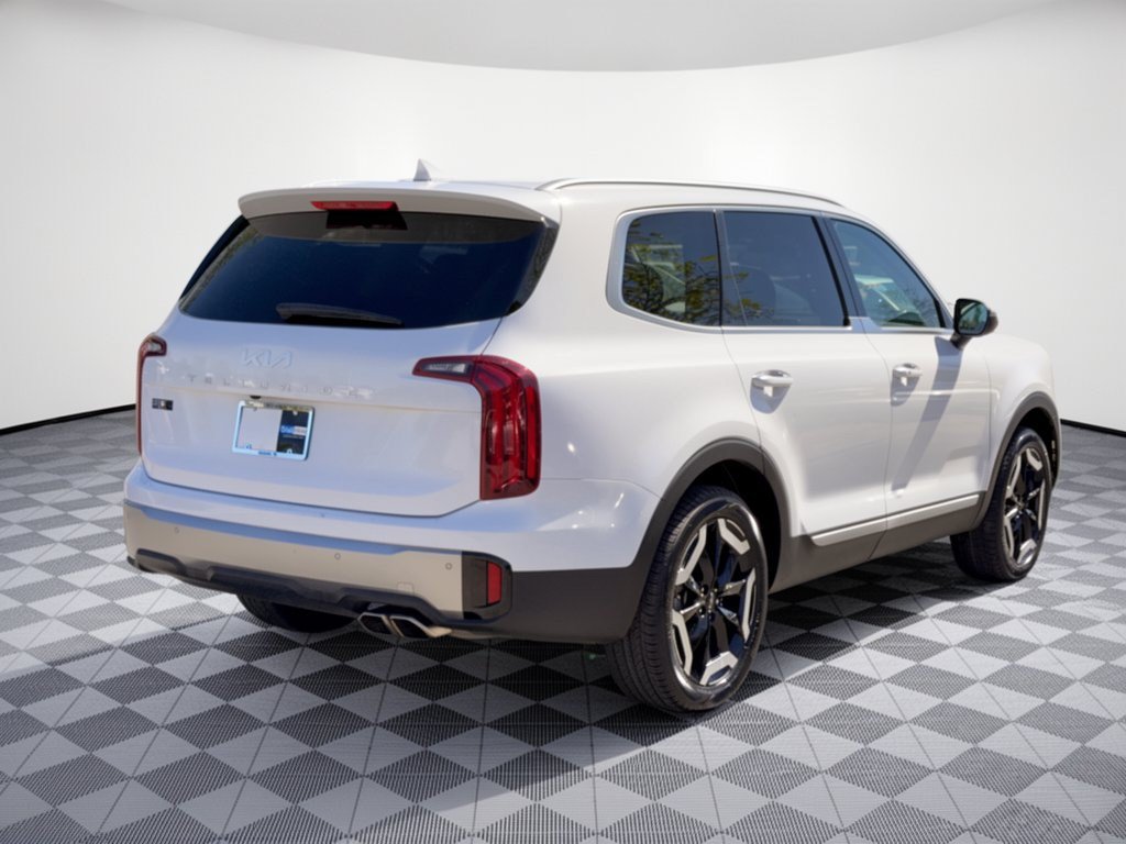 Used 2025 Kia Telluride S FWD image 9