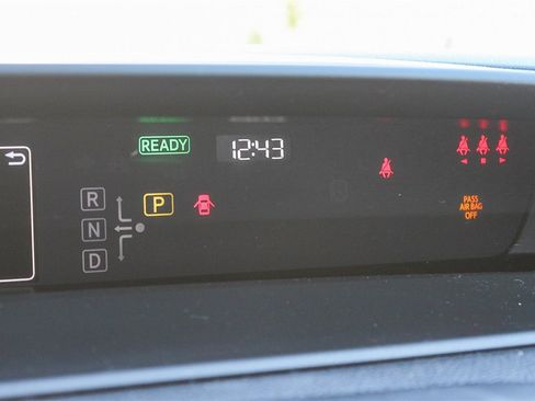 Used 2021 Toyota Prius Prime XLE image 29