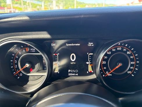 Used 2021 Jeep Wrangler Unlimited Sahara AWD/4WD image 17