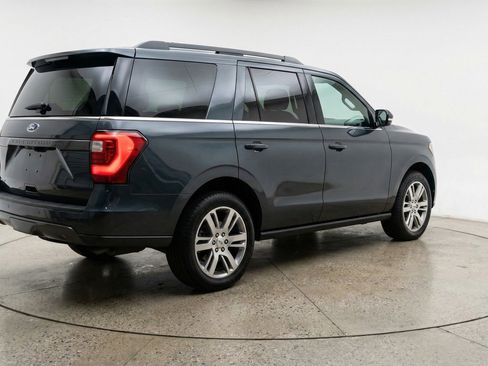 Used 2024 Ford Expedition Limited image 9