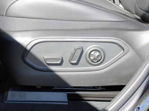 New 2025 Jeep Grand Cherokee L Limited image 4