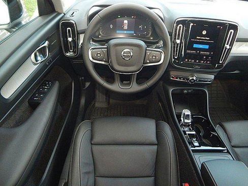 New 2026 Volvo XC40 B5 Ultra w/ Climate Package AWD/4WD image 5