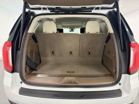 Used 2021 GMC Yukon Denali w/ Denali Ultimate Package image 8