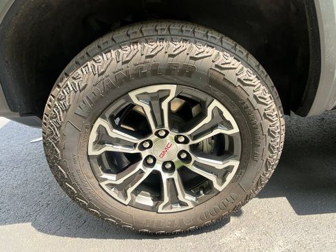 Used 2025 GMC Canyon AT4 AWD/4WD image 24