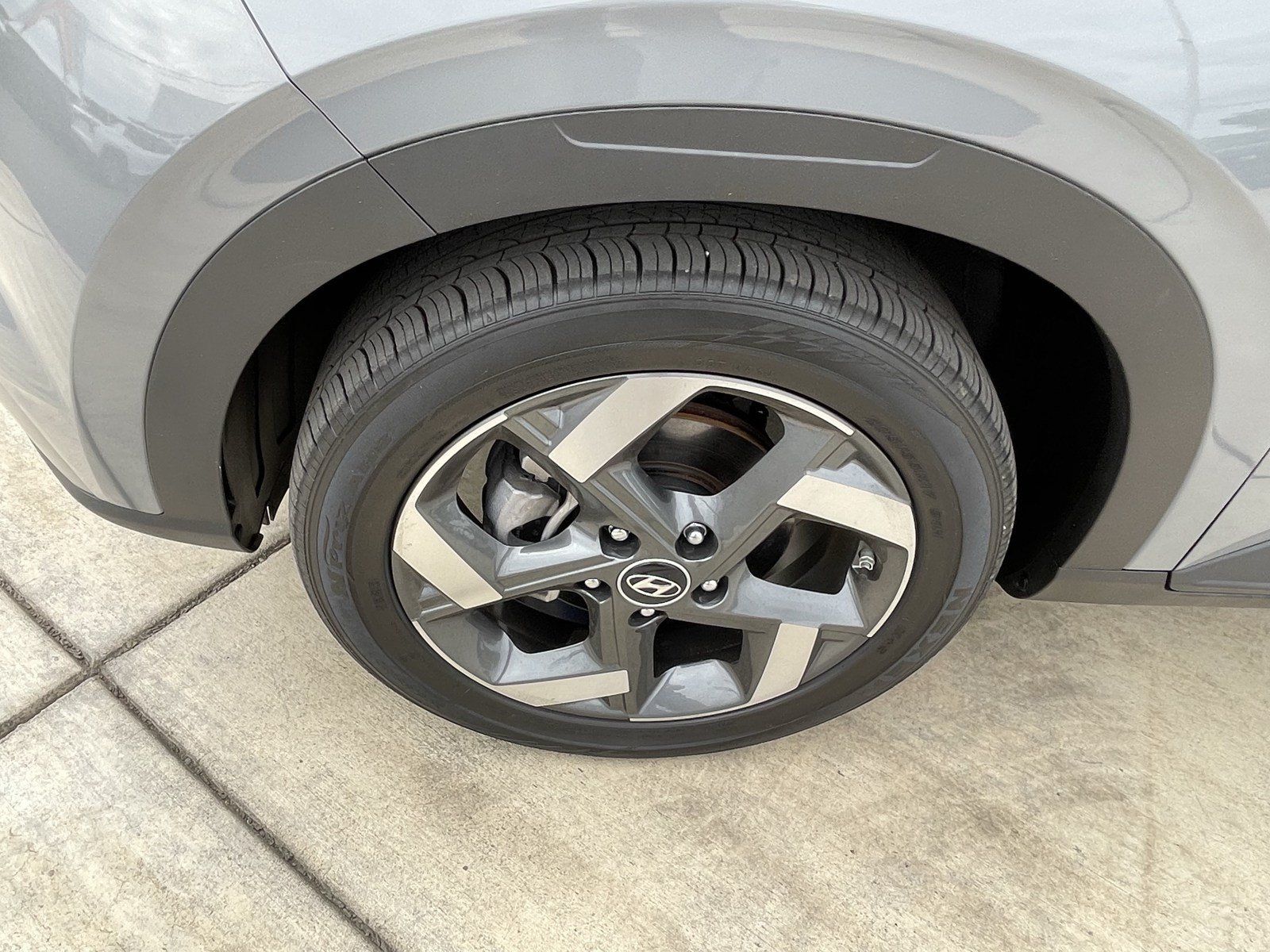 Used 2023 Hyundai Venue SEL FWD image 9