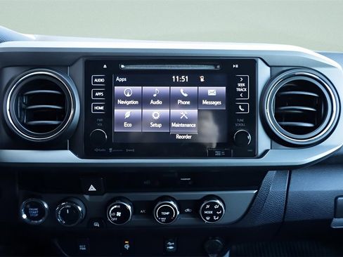 Used 2017 Toyota Tacoma TRD Off-Road image 34