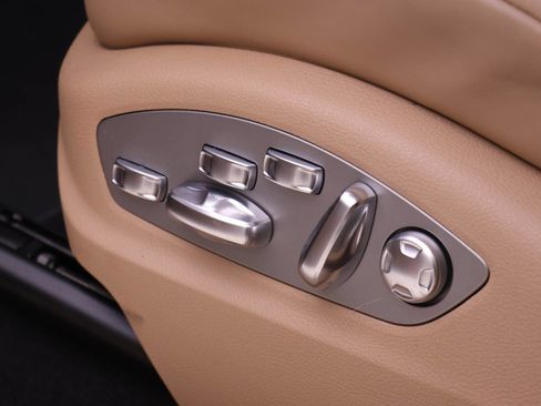 Used 2026 Porsche Macan AWD/4WD image 23