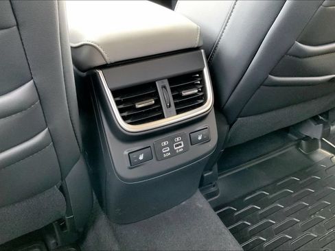 Used 2025 Subaru Outback Limited XT AWD/4WD image 10