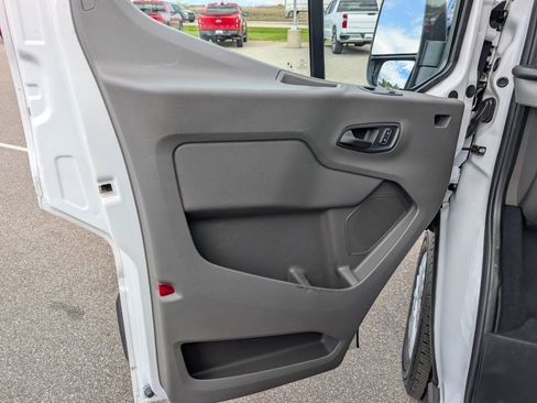 Used 2023 Ford Transit 350 XLT image 7