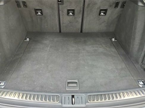 Used 2024 Porsche Macan w/ Premium Plus Package image 15