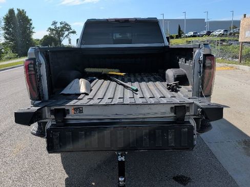 Used 2024 GMC Sierra 2500 AT4 w/ Technology Package AWD/4WD image 5