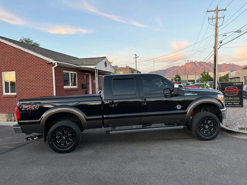 Used 2016 Ford F250 Lariat w/ Chrome Package AWD/4WD image 4