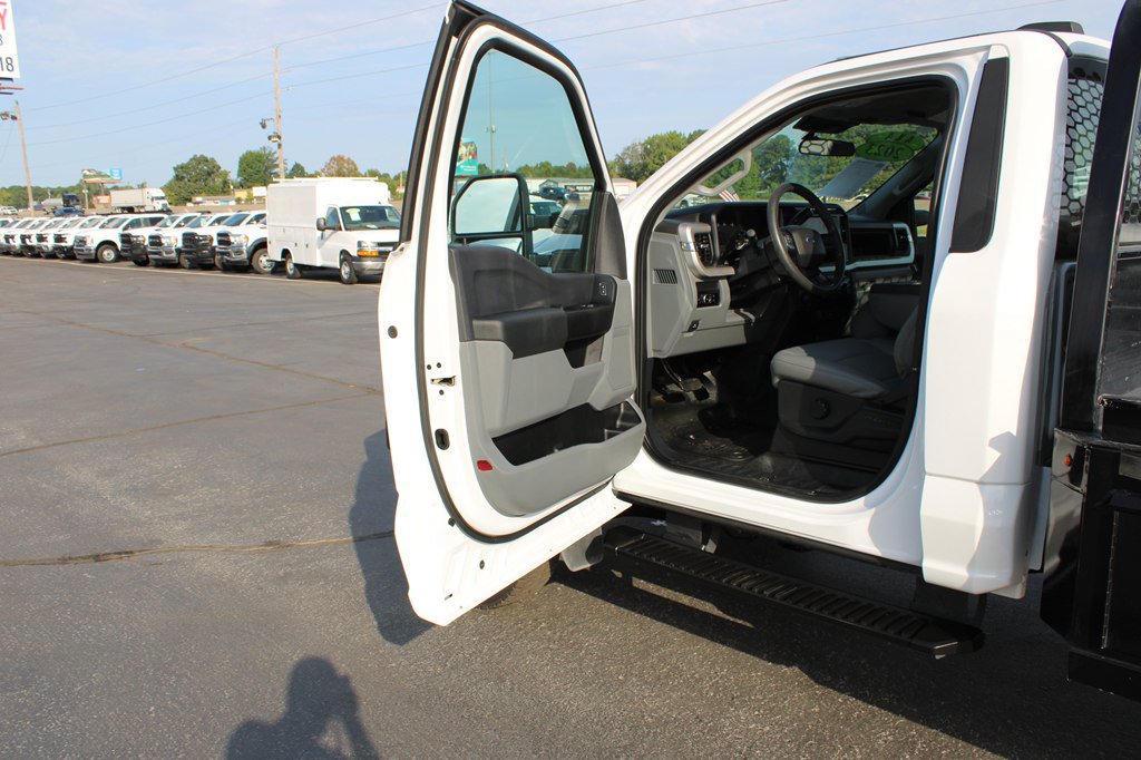 Used 2023 Ford F550 4x4 Regular Cab Super Duty image 23