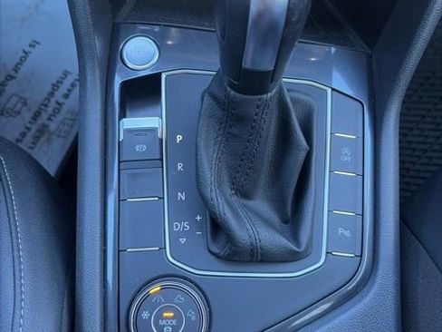 Used 2020 Volkswagen Tiguan SEL w/ 3rd Row Seat Package image 32