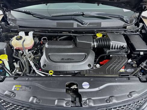 Used 2020 Chrysler Pacifica Touring-L w/ Advanced Safetytec Group AWD/4WD image 31