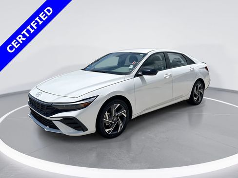 Certified 2025 Hyundai Elantra SEL FWD image 1