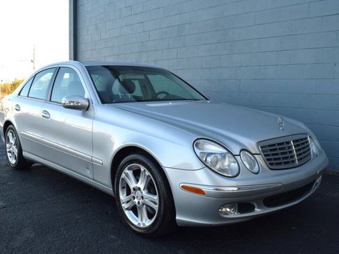 Used 2004 Mercedes-Benz E 500 Sedan image 16