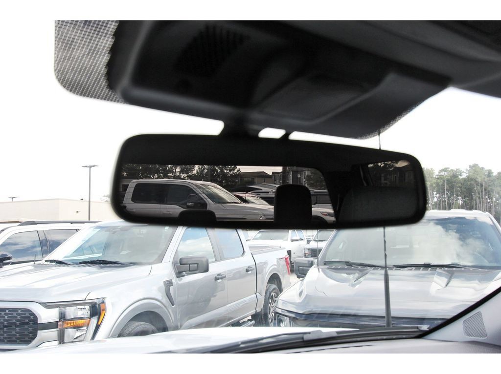 Used 2025 Ford F150 Lightning XLT AWD/4WD image 26