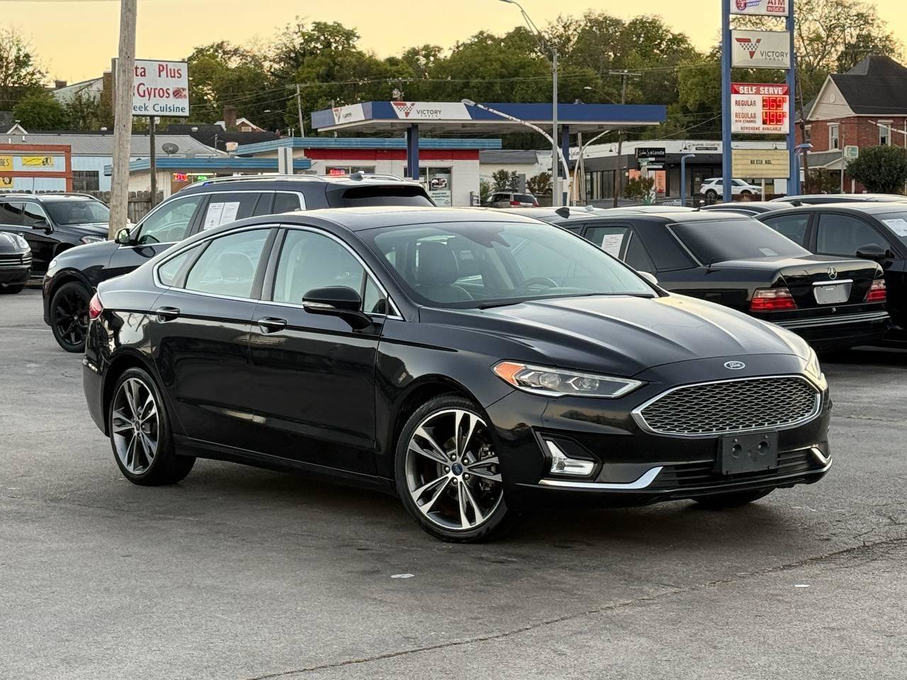 Used 2019 Ford Fusion Titanium FWD image 3
