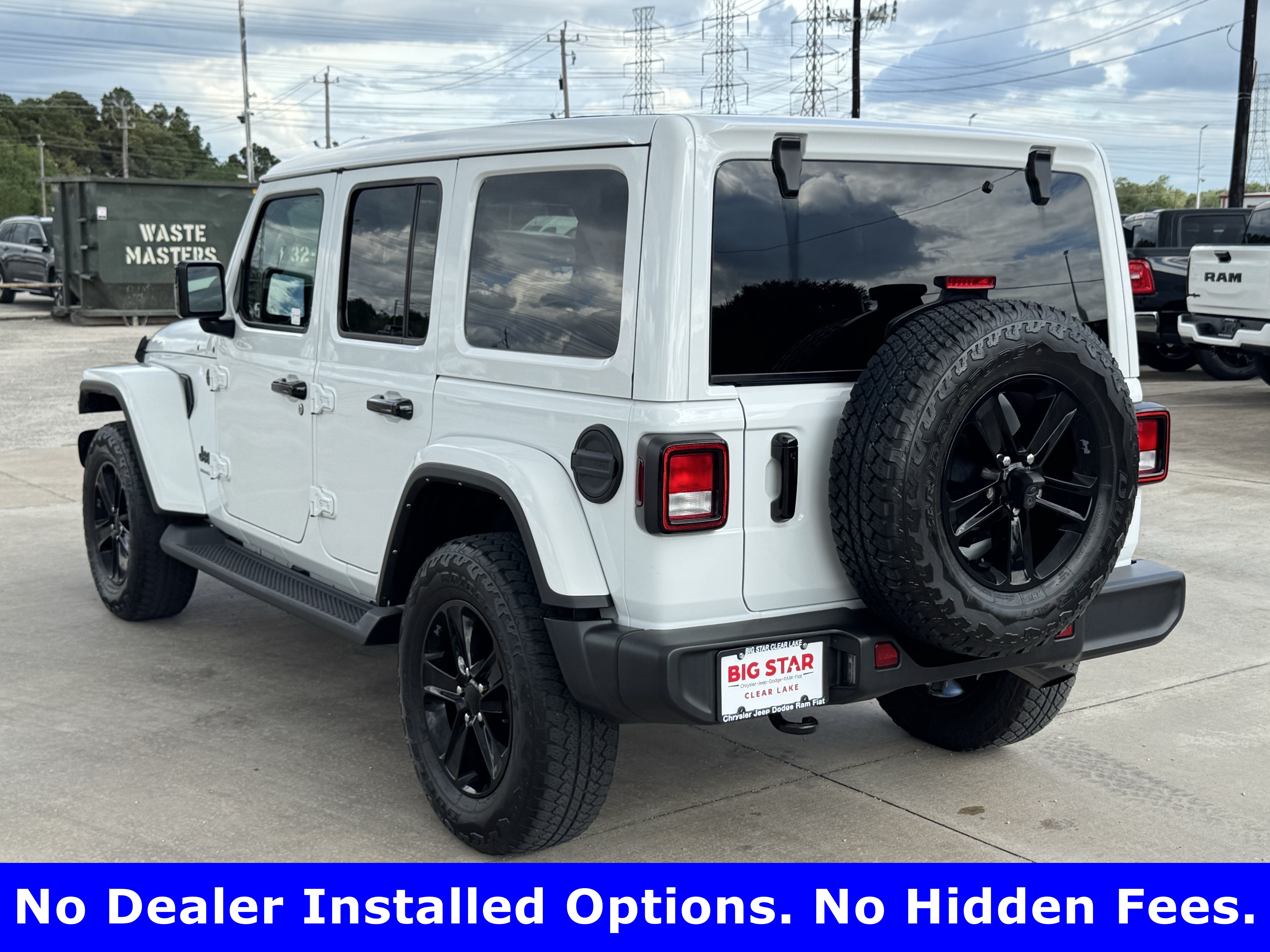 Used 2023 Jeep Wrangler Unlimited Sahara AWD/4WD image 5