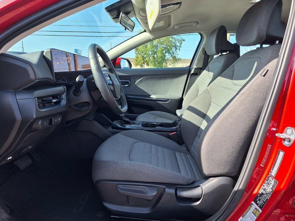Used 2025 Kia K4 EX FWD image 11