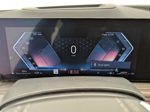 Used 2025 BMW X5 sDrive40i w/ Premium Package image 17