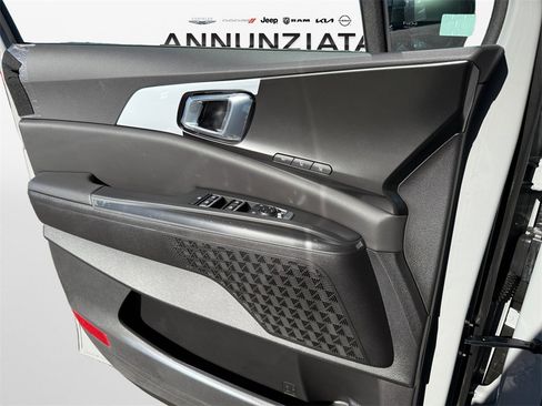 New 2026 Kia Carnival SX image 28