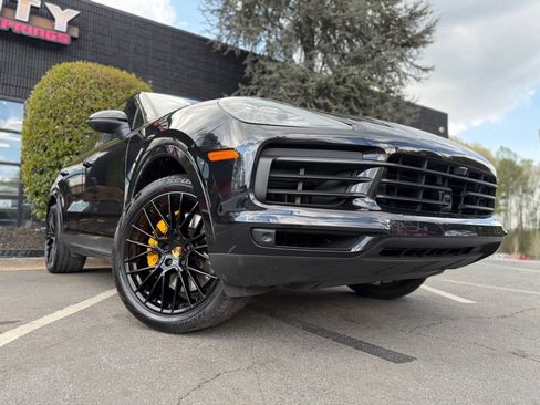 Used 2021 Porsche Cayenne Coupe image 8