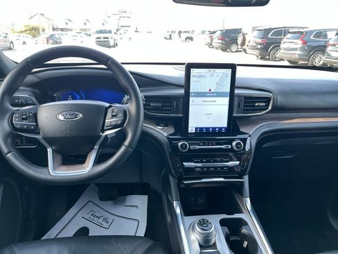 Used 2023 Ford Explorer Platinum w/ Technology Package image 14