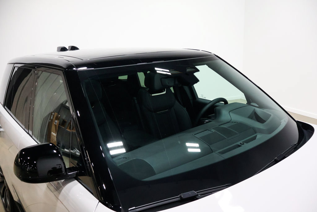 Used 2025 Land Rover Range Rover SV AWD/4WD image 68