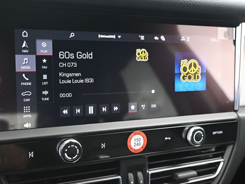 Certified 2026 Porsche Macan AWD/4WD image 16