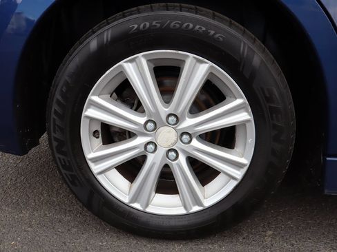 Used 2010 Subaru Legacy 2.5i Premium AWD/4WD image 42